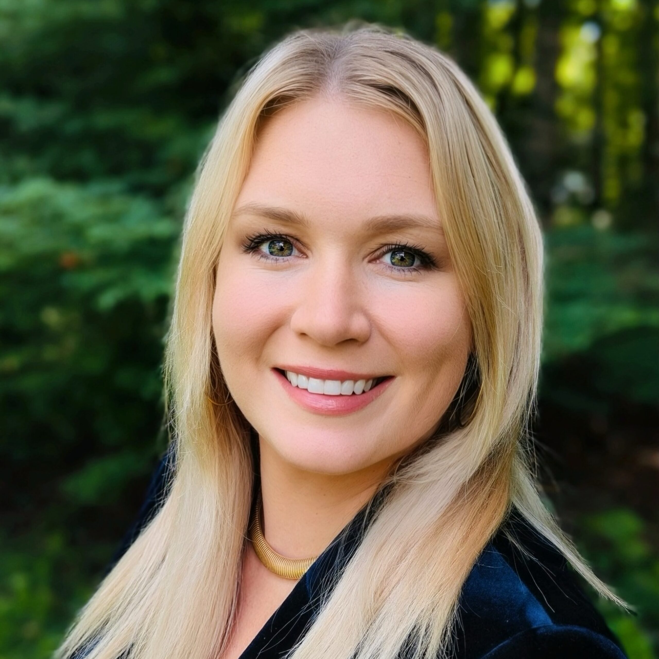 Hillary Lyle's headshot