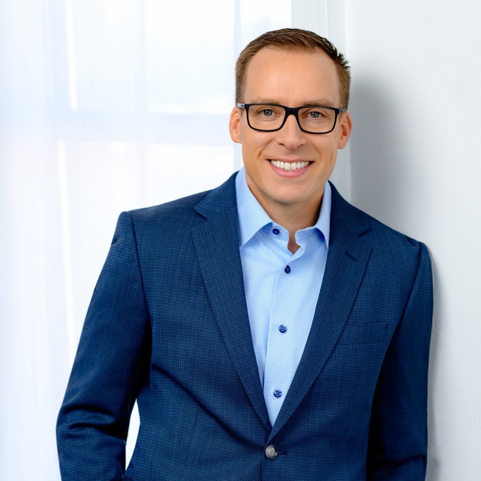 Devin Lynch's headshot.