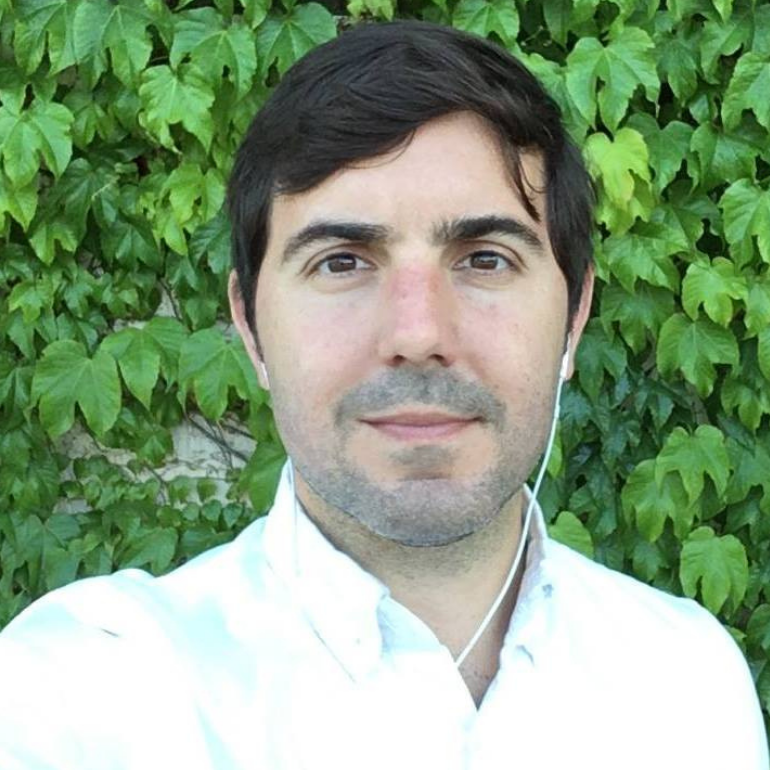 Diego Garcia-Olano headshot